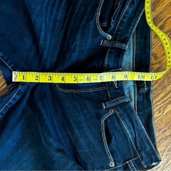 Banana Republic denim Bermuda shorts size 6/28 women’s. Like new! - Picture 6 of 6